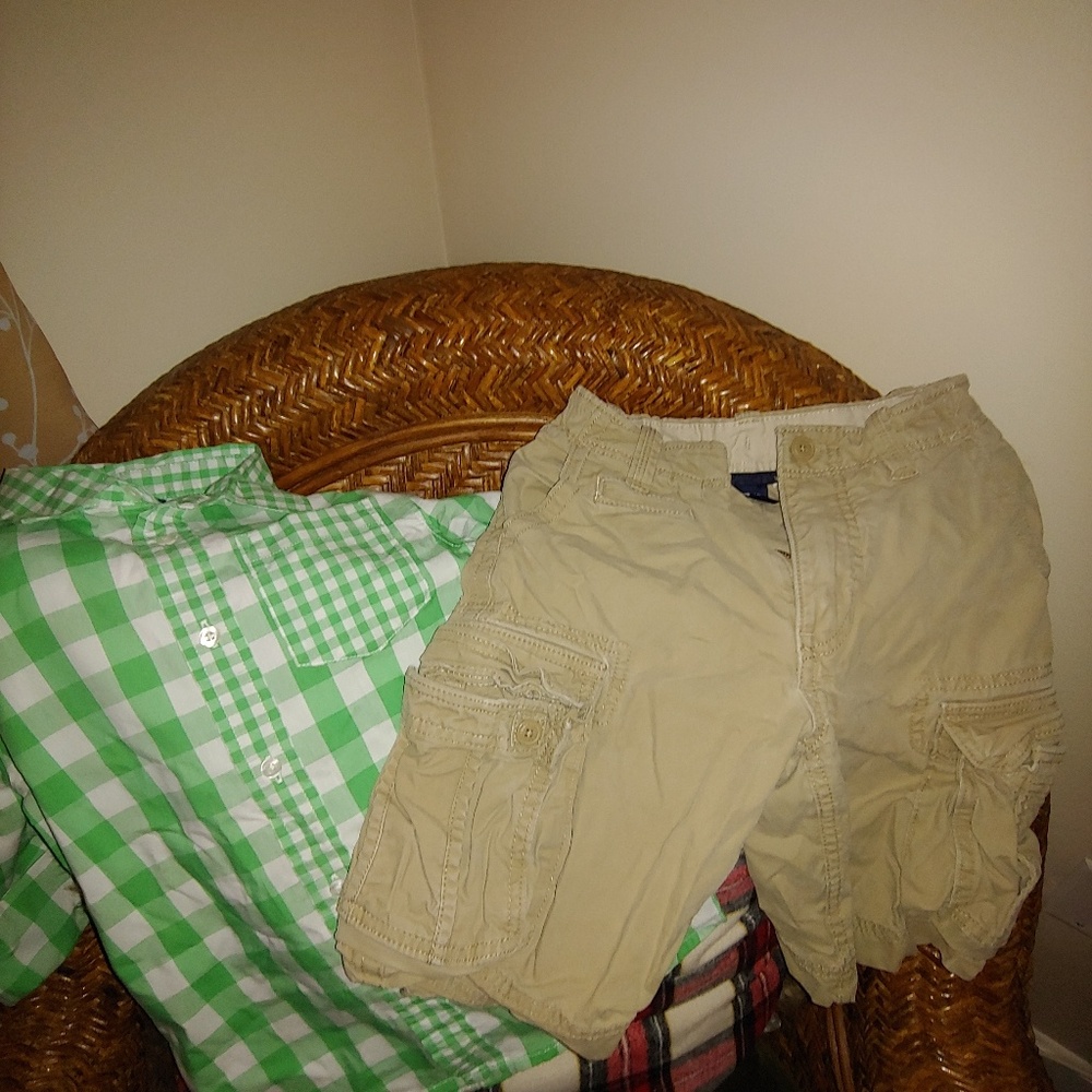 Button top/ cargo shorts